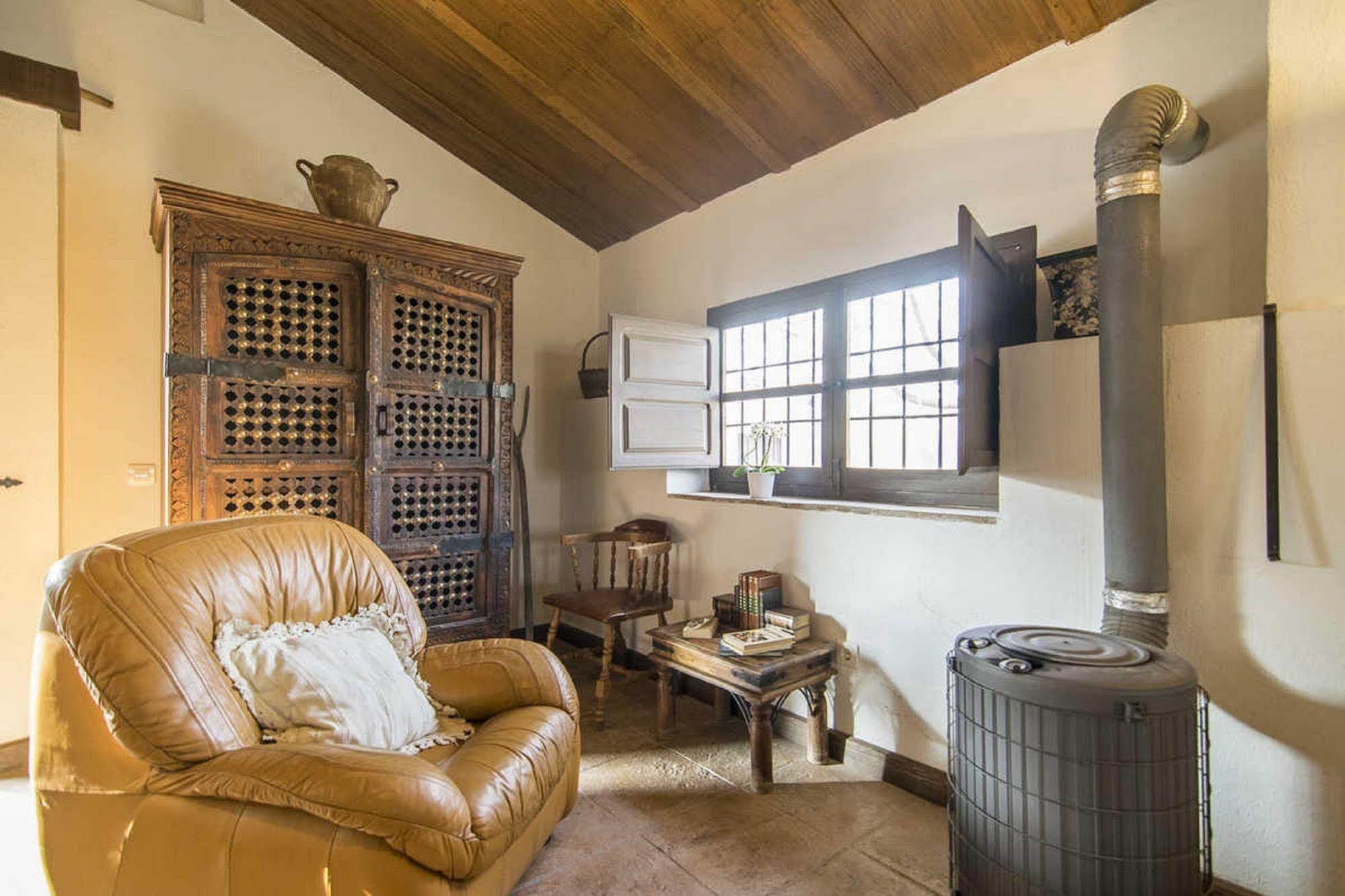 Alojamiento Rural El Cortijuelo Hotel Illora ภายนอก รูปภาพ